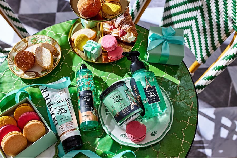 Bath & Body Works разкрива сътрудничество с Emily in Paris 3 4 Bath & Body Works разкрива сътрудничество с Emily in Paris 3