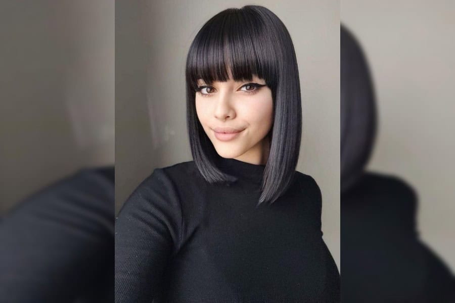 Квадратна, кръгла и овална форма на лицето Лоб с бретон 18 Квадратна, кръгла и овална форма на лицето Лоб с бретон